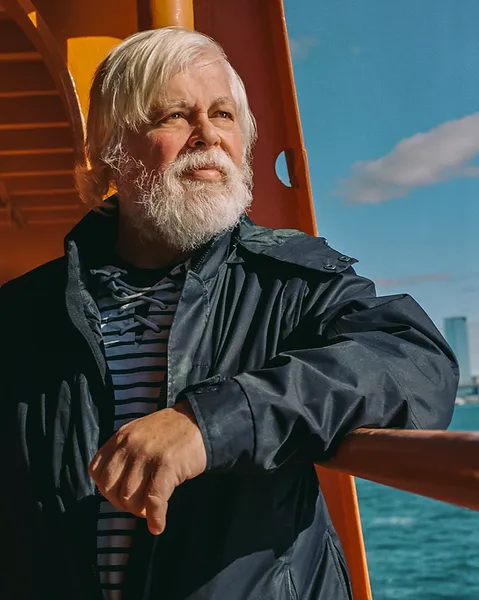 FAUNA NEWS Ativista contra caça de baleias, Paul Watson é preso na Groenlândia