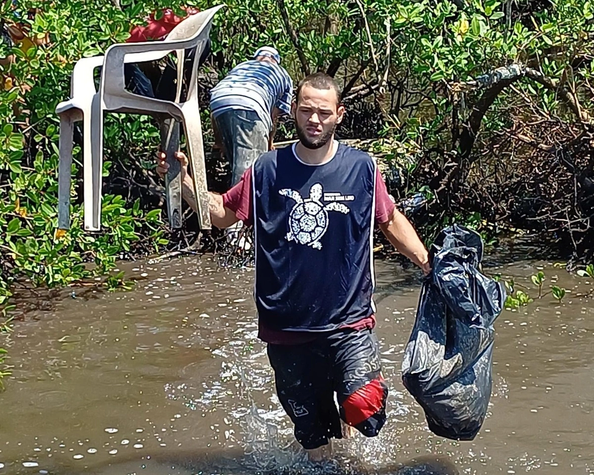 FAUNA NEWS Pescadores retiram 29 toneladas de resíduos de ecossistemas costeiros paulistas